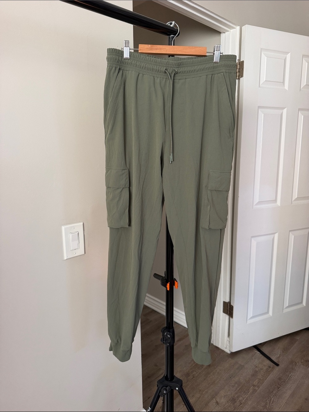 Men’s Alo jogger